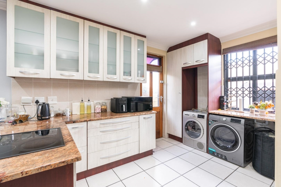 3 Bedroom Property for Sale in Royal Ascot Western Cape
